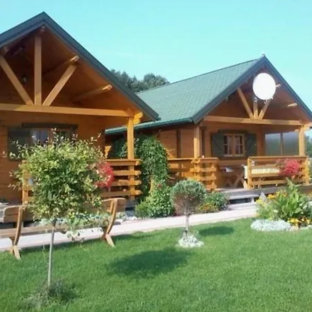 In Rusinowo Mit Terrasse Und Garten *