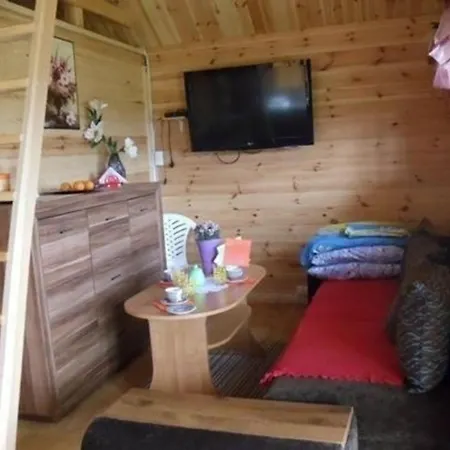 In Rusinowo Mit Terrasse Und Garten Hébergement de vacances *